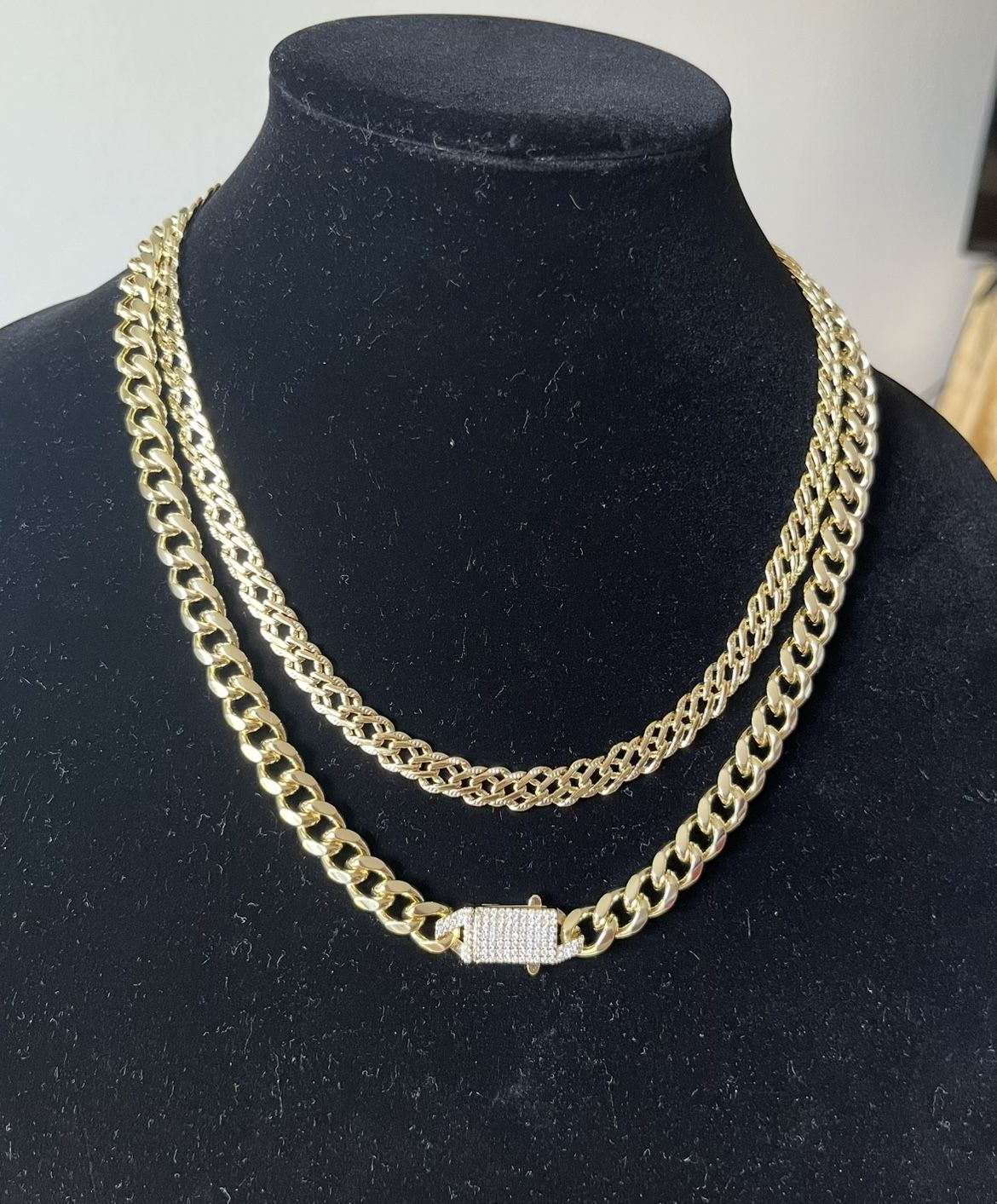 🍀New Monaco Stainless Steel Plated 18K Gold 22 Cm. $25 🎈