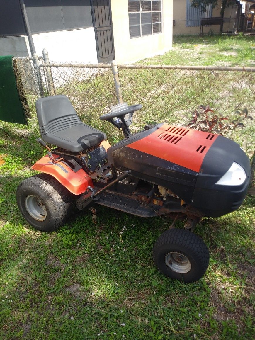 Murray. Riding Mower