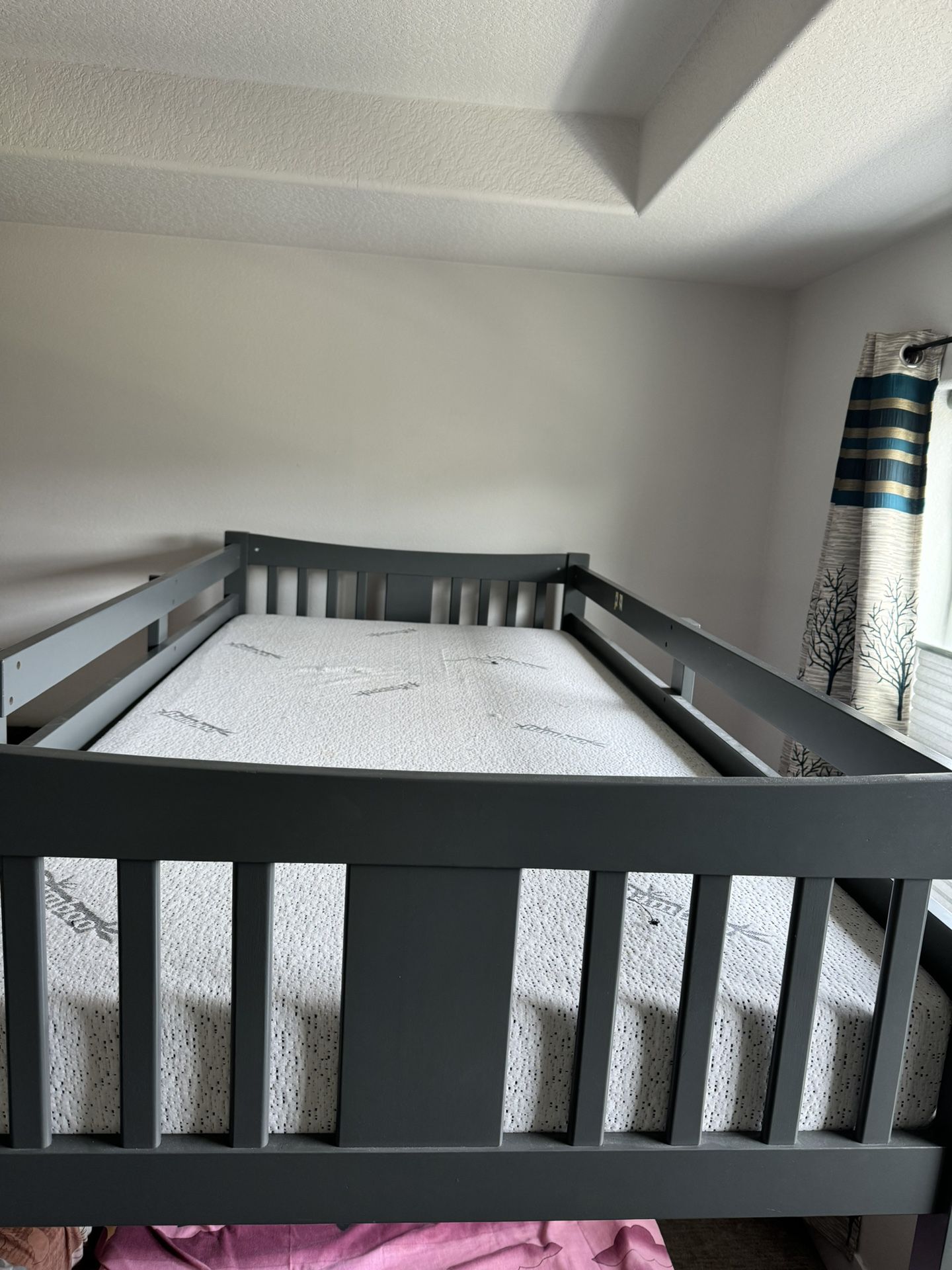 Top Bed Of Twin Size Bunk Bed 