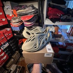 Adidas Yeezy Foam RNR “Stone Salt” Brand New!  Size: 10