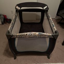 Pack And Play With Removable Changing Table