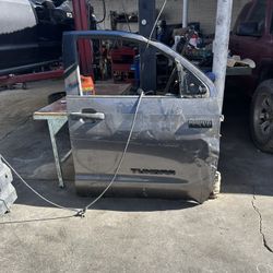 2019 Toyota Tundra Truck Passenger Door
