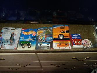 Lots Of Hot Wheels W/bonus Gifts $20