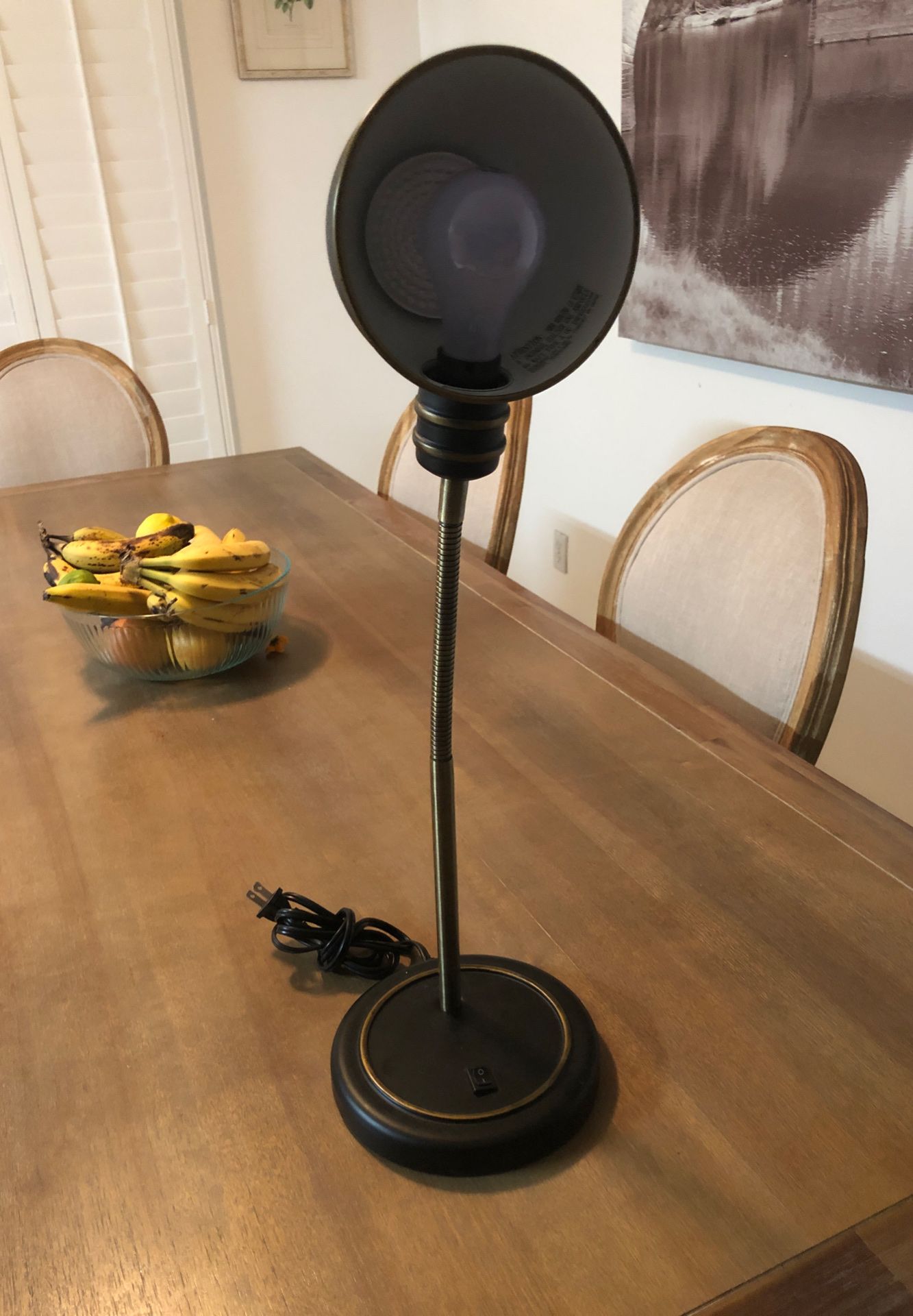 Desk lamp
