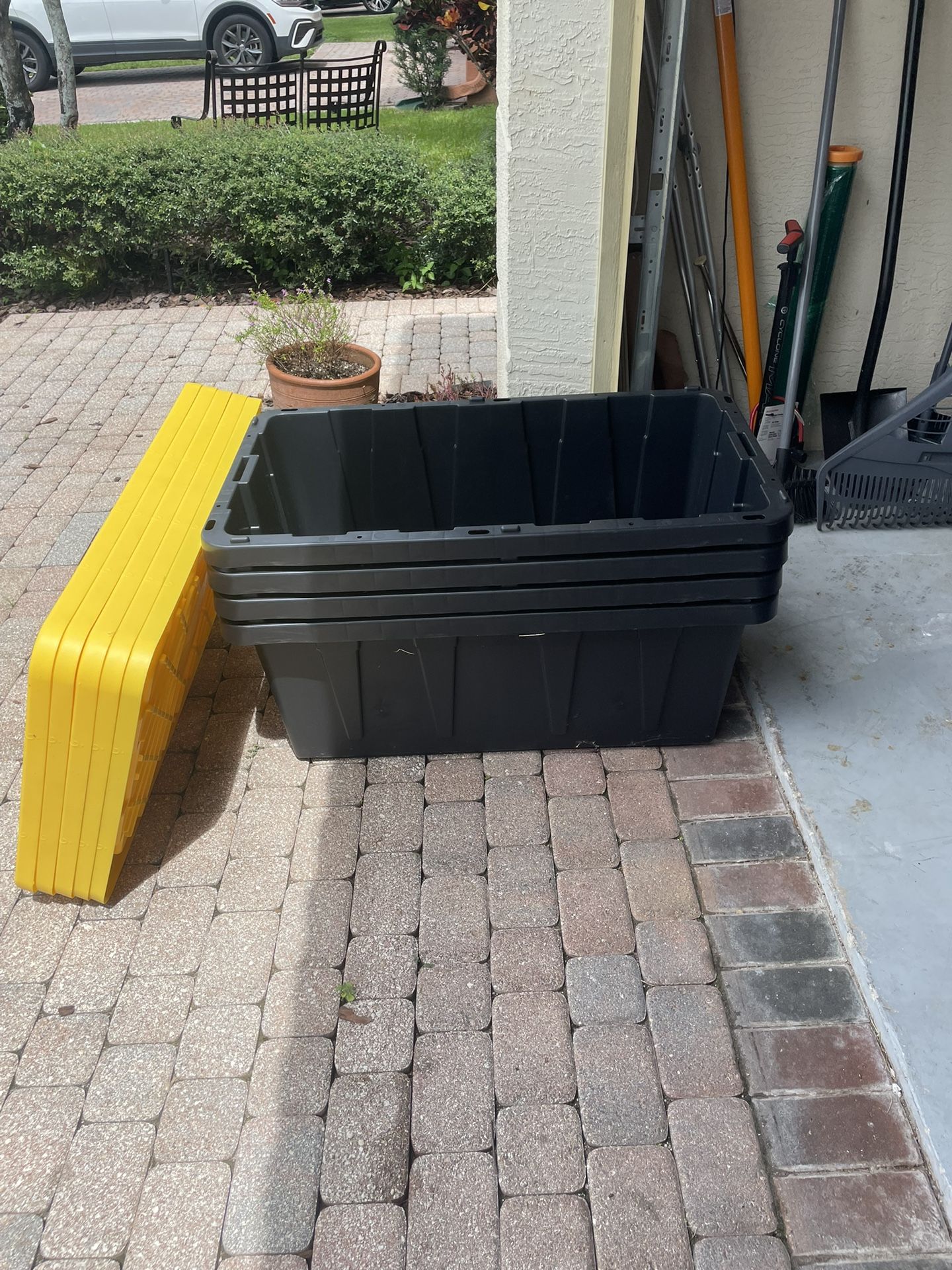 HDX (5) 38 Gal Tough Storage Tote in Black with Yellow Lid