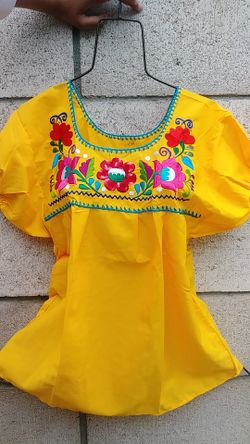 Blusas bordadas varios colores y tallas