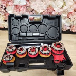 SKYSHALO
Ratchet Pipe Threader Kit 1/4in. NPT-1-1/4in. NPT Manual Ratcheting Pipe Threader Portable Tool Set with 6PCS NPT Dies