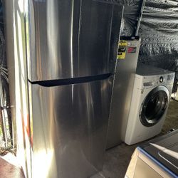 LG Fridge Stainlees Steel /Like New /Working Perfect/1 Month Warranty 