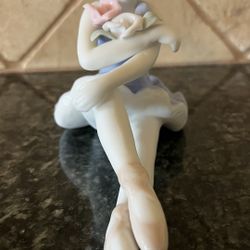 Fine Porcelain Ballet Dancer