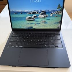 MacBook Air M4 13” 16GB Memory 256GB Storage 
