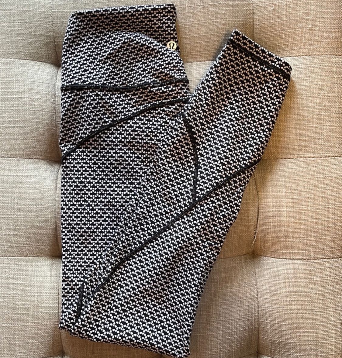 Lululemon (size 4) In Movement Tights
