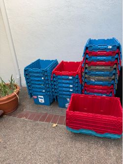 Moving tote box storage