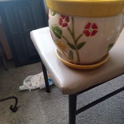 8" Planter Good Condition Pickup Only Cash 