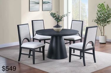 Round dining table set