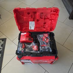 Milwaukee M18 Drill Kit