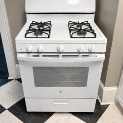 GE Gas Range Stove – Clean & Ready