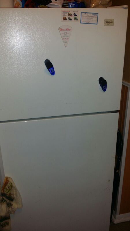 Whirlpool refrigerator clean n and out.