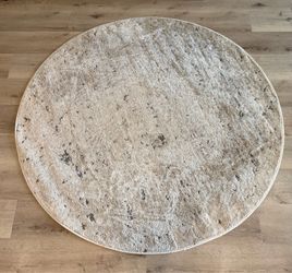 6 FOOT ROUND AREA RUG