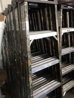 5 FT 225 Lb step ladder camo