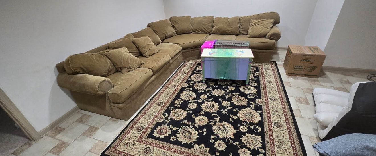 L shaped Sectional couch