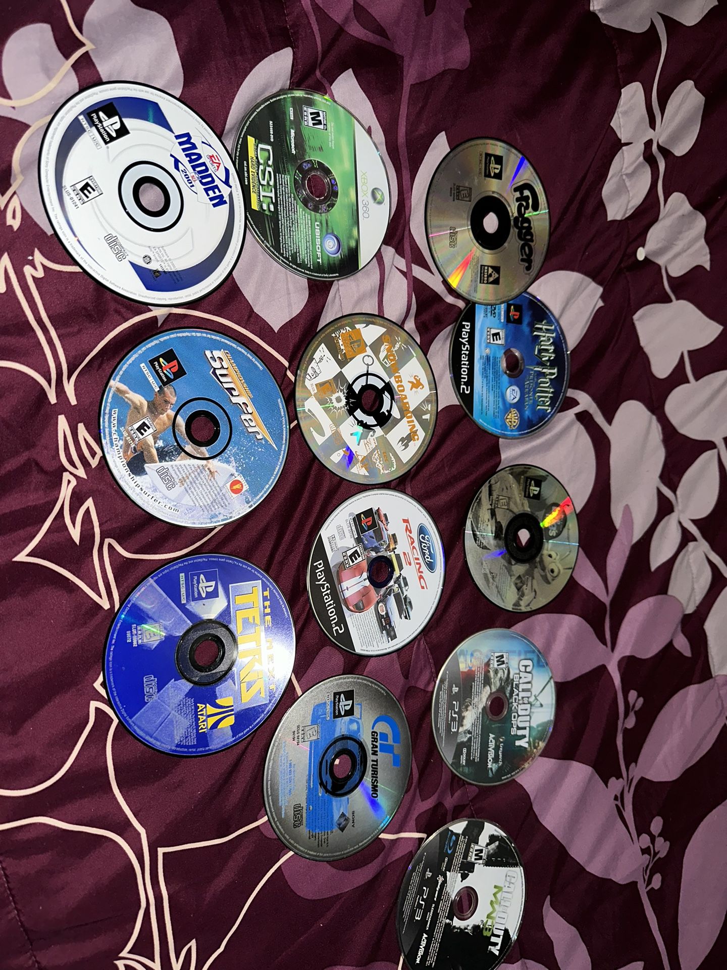 12 PLAYSTATION and XBOX GAMES