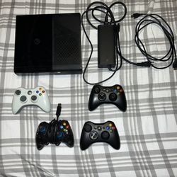 Xbox 360 E + Games