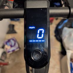 NIU KQI 300X ELECTRIC SCOOTER