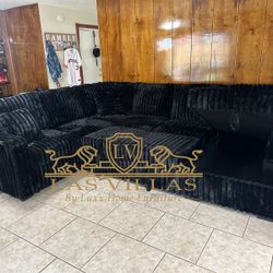Brand New, Sonic , Black , Sectional With Pull-Out Bed , Financing Available 