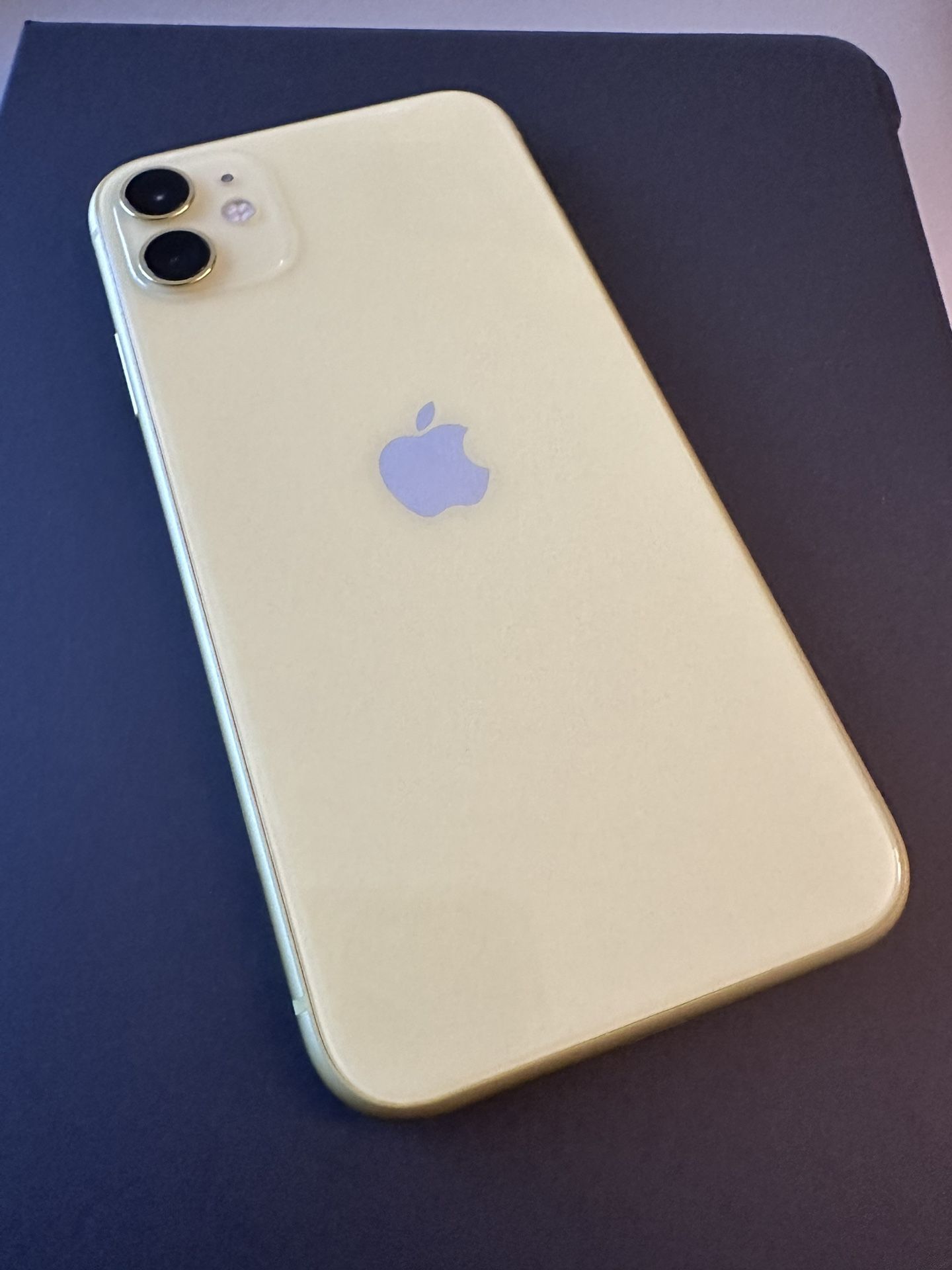 Iphone 11 Yellow 64GB ANY CARRIER YELLOW