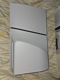 1TB Sony PlayStation PS5 (Negotiable)