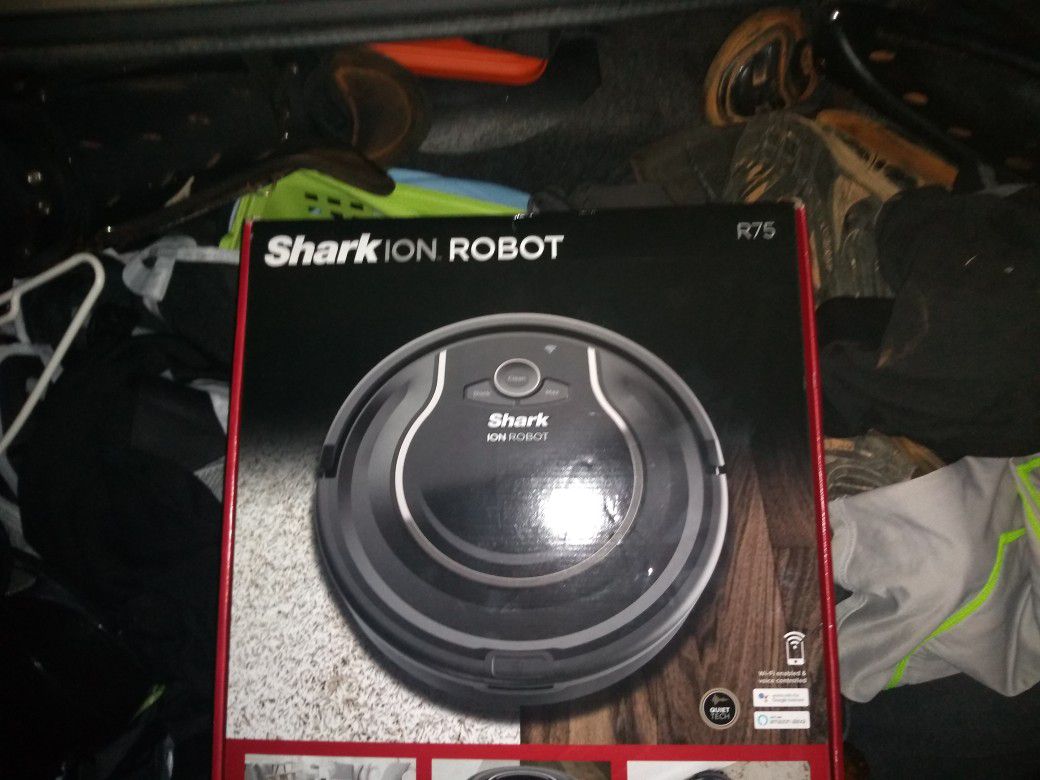 Shark Robot Vacuum cleaner R750