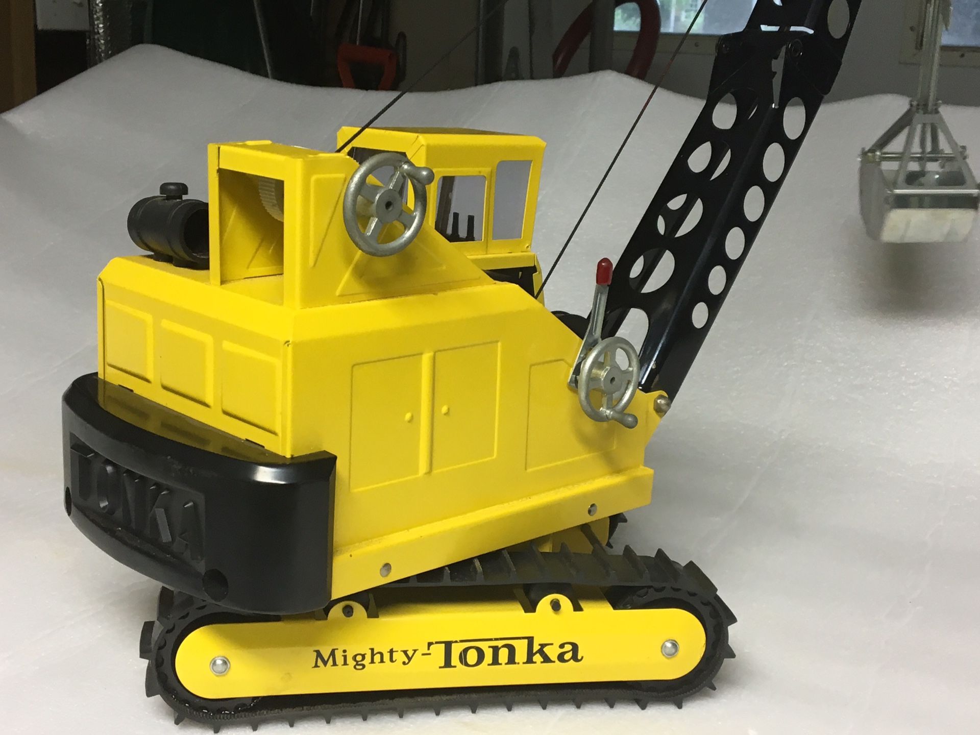2 Vintage TONKA 60's Clamshell Cranes