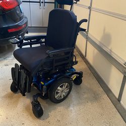 Quantum J4 Blue Wheelchair