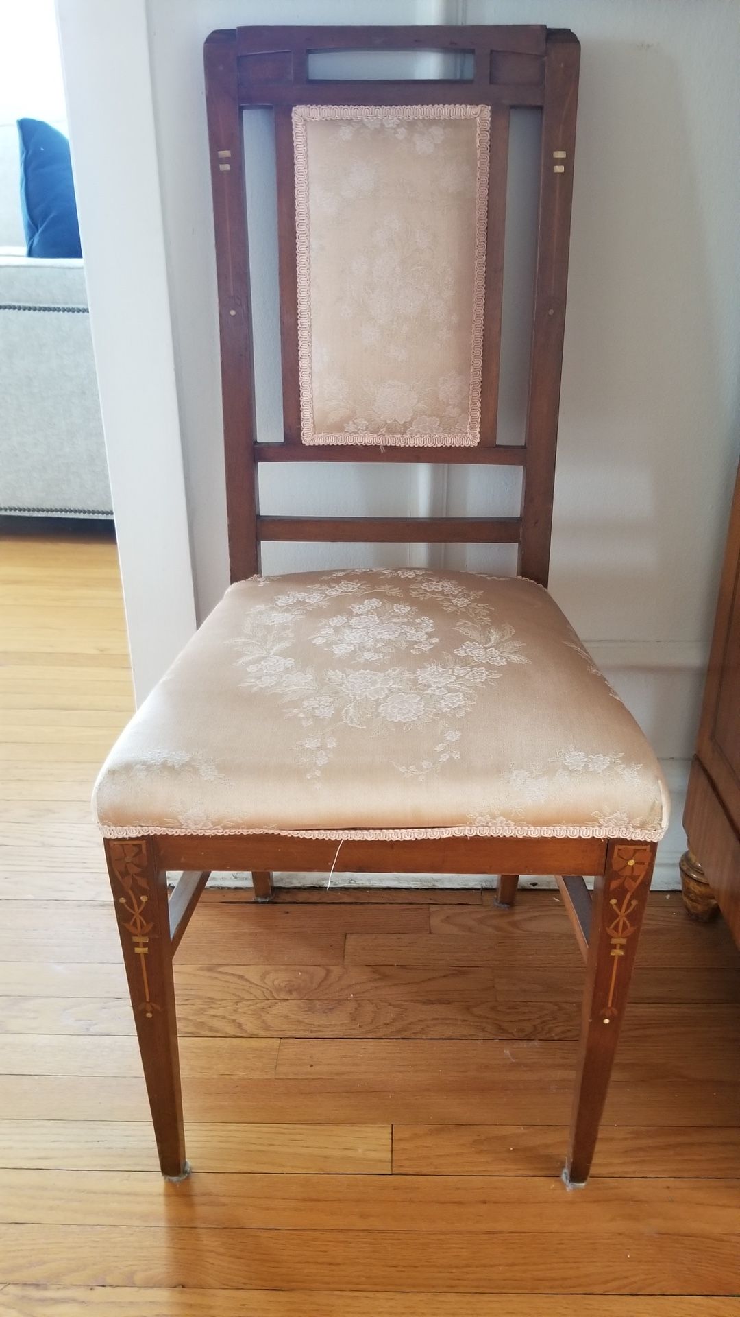 539 Sheridan road Evanston 60202 Queen size cherry wood bed frame. Top quality futon mattress. 2 wood side tables. Round antique table. 400$ Armoir