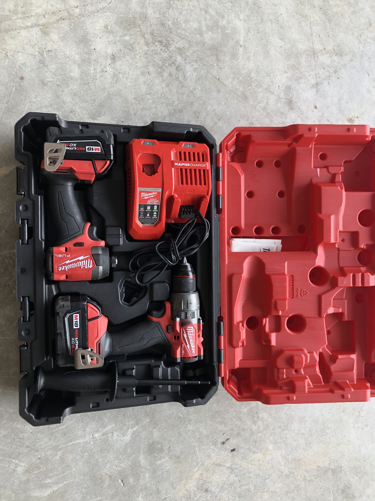 Milwaukee M18 FUEL 18V Lithium-Ion Brushless Cordless Hammer Drill and Impact Driver Combo Kit (2-Tool) with 2 Batteries