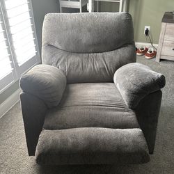 Oversized Gray Recliner