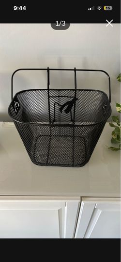 Wire bicycle basket