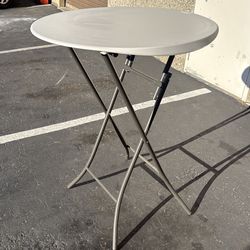 Portable Round Cocktail Tables