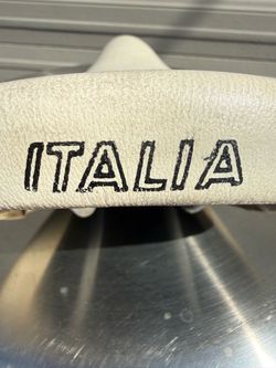 Muuddialita Italian road bike saddle