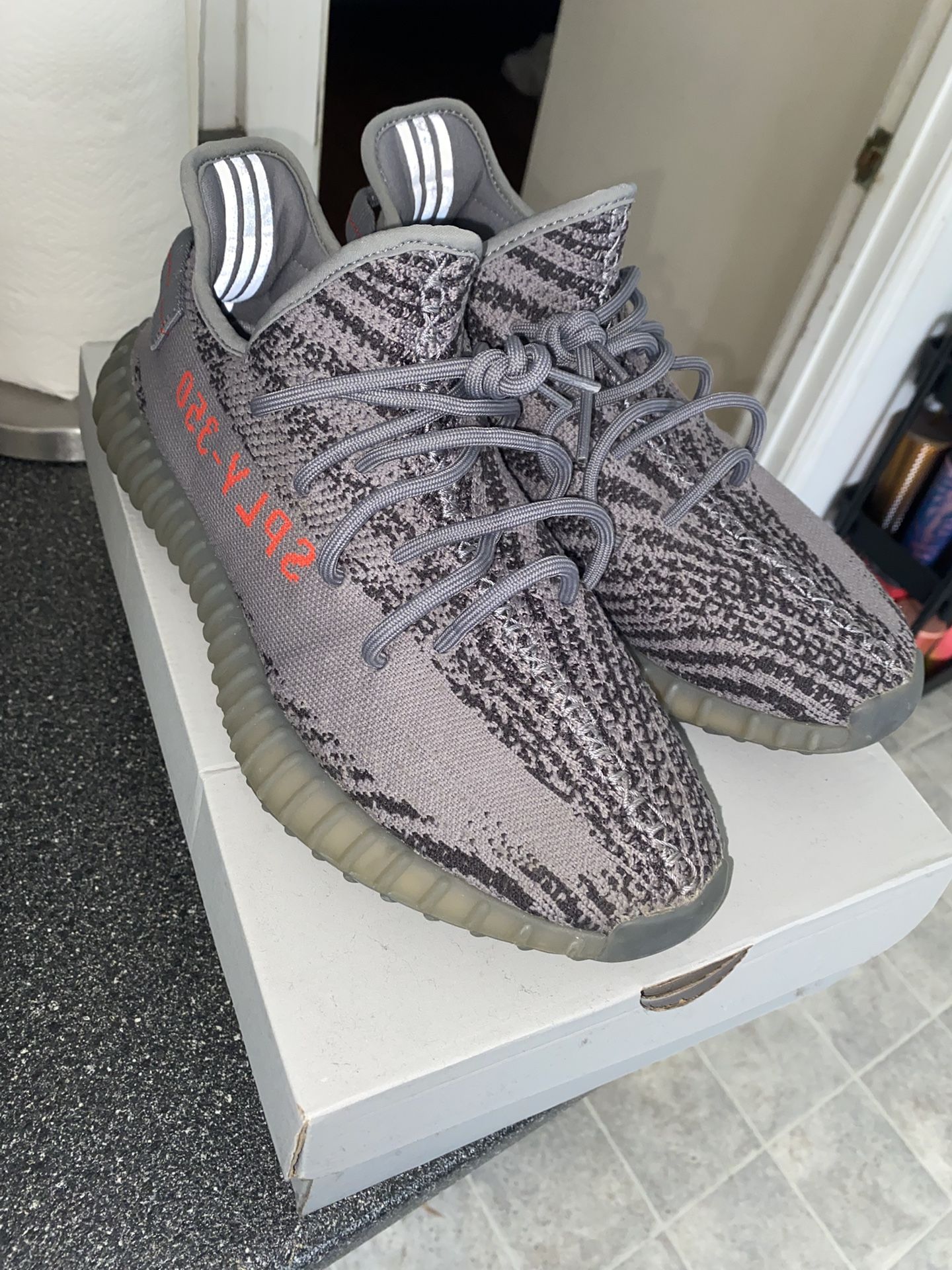Yeezy boost “ Belugas” Size 10.5
