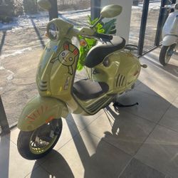 2023 Vespa 946 Bunny