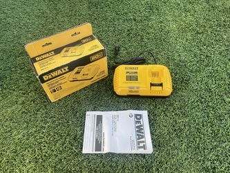 Dewalt Fast Charger Rapid 12 Amps Model DCB1112