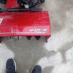 Snow Blower Like New Electric Start 