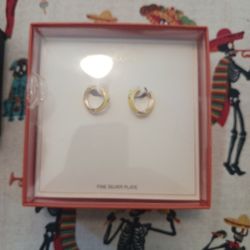 Ear Rings And Rings Size 7 Rings. 