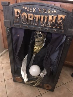 Halloween Animated Fortune Teller Booth (READ DESCRIPTION)