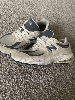 New Balance 2002R Sneakers