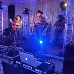 Luces Sonido Y DJ Para Tu Fiesta 
