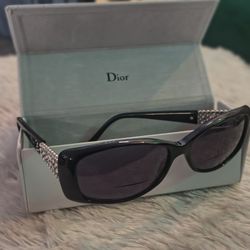 AUTHENTIC Christian Dior sunglasses in Dark Havana/Polarized
