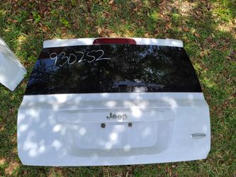 Jeep patriot gate door