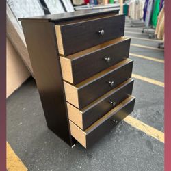5 drawers dresser / Five drawers dresser